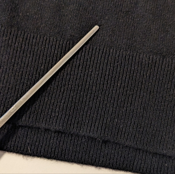 Everlane The Cashmere V-Neck Sweater | 100% Cashmere | XXS | Black | GUC - Picture 8 of 8